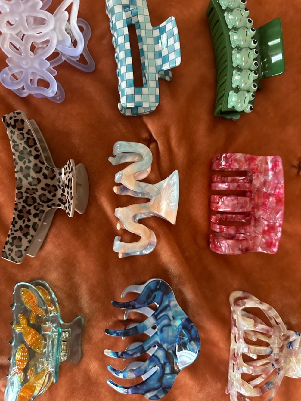 LOT Assorted Hair Claw Clips